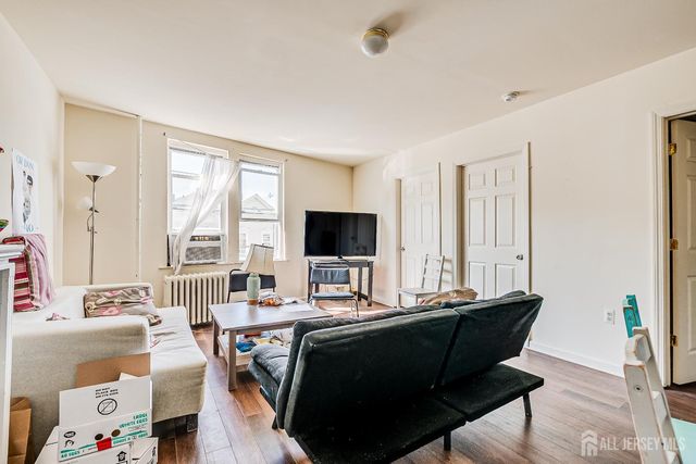 172 Hamilton Street, New Brunswick, NJ 08901