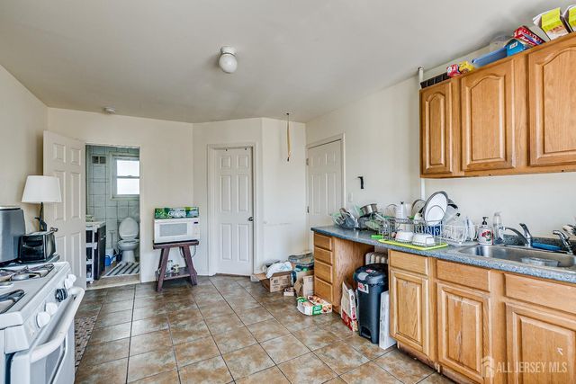 172 Hamilton Street, New Brunswick, NJ 08901