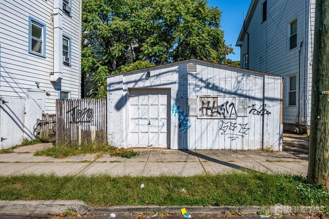 172 Hamilton Street, New Brunswick, NJ 08901