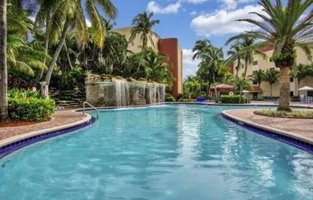 9517 Fontainebleau Boulevard 521-228, Miami, FL 33172