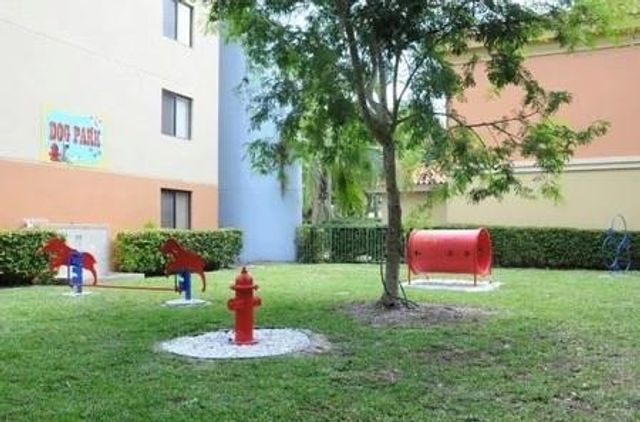 9517 Fontainebleau Boulevard 521-228, Miami, FL 33172