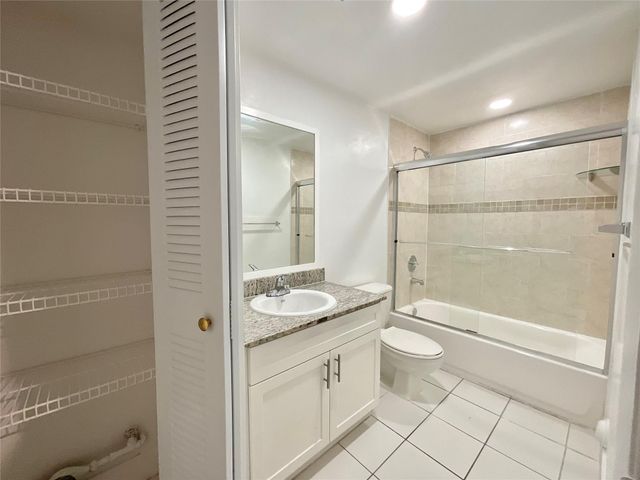 9517 Fontainebleau Boulevard 521-228, Miami, FL 33172