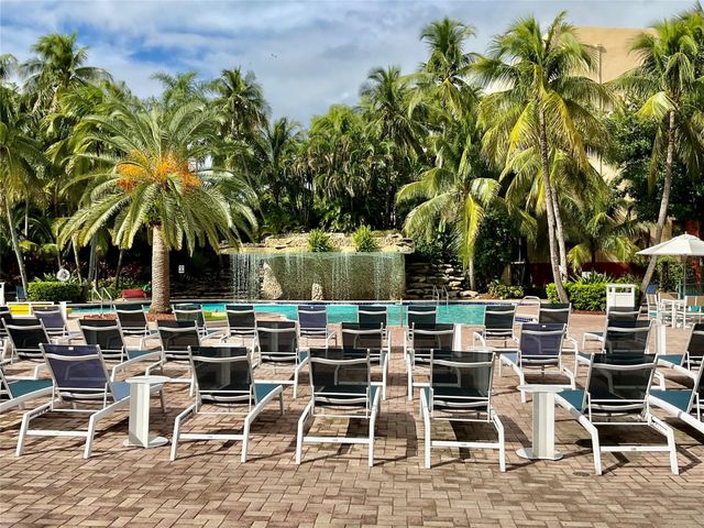9517 Fontainebleau Boulevard 521-228, Miami, FL 33172