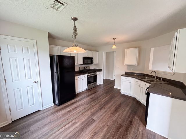108 Legend Creek Drive, Canton, GA 30114