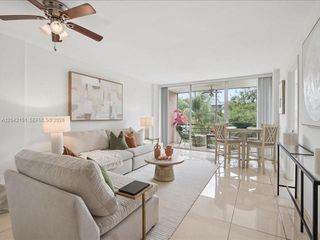 117 Royal Park Dr 3F, Oakland Park, FL 33309