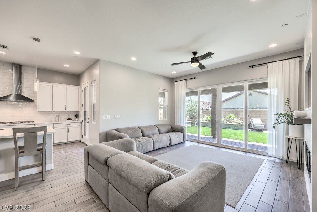 10937 Nicholas Jay Avenue, Las Vegas, NV 89166 — photo 5