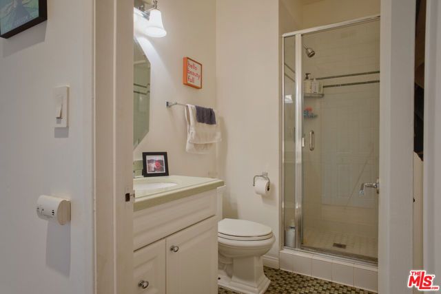 832 Palm Avenue 206, West Hollywood, CA 90069