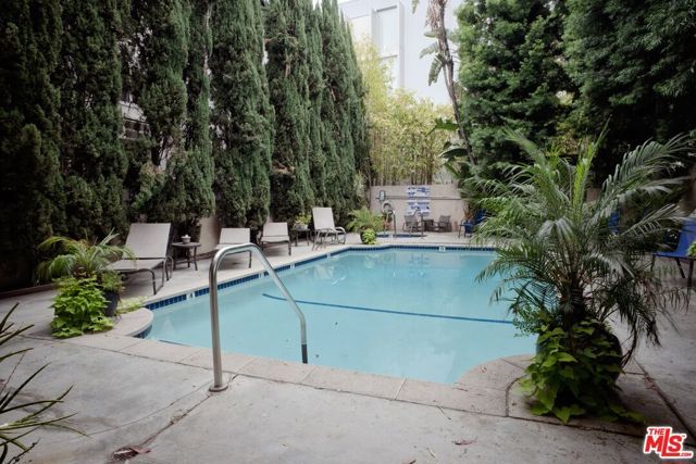 832 Palm Avenue 206, West Hollywood, CA 90069