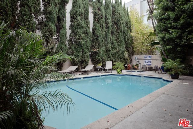 832 Palm Avenue 206, West Hollywood, CA 90069