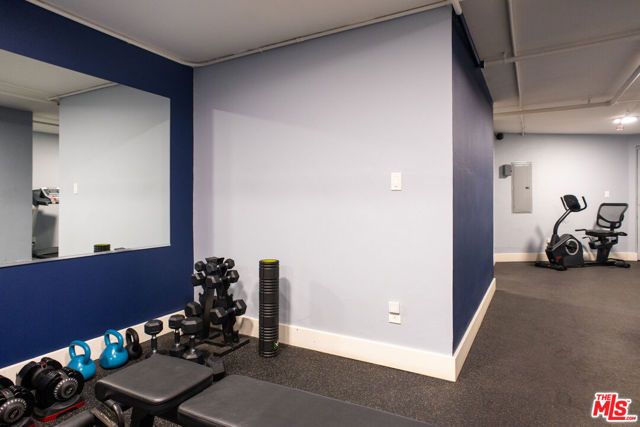 832 Palm Avenue 206, West Hollywood, CA 90069