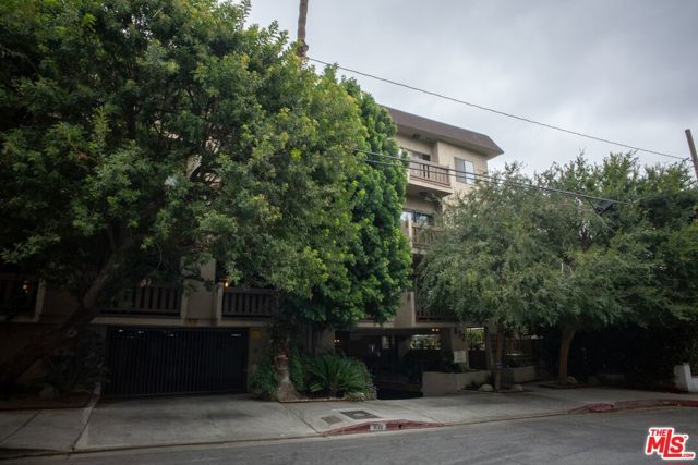832 Palm Avenue 206, West Hollywood, CA 90069