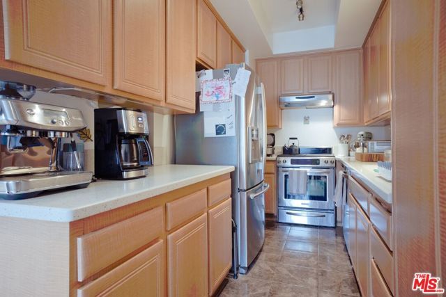 832 Palm Avenue 206, West Hollywood, CA 90069