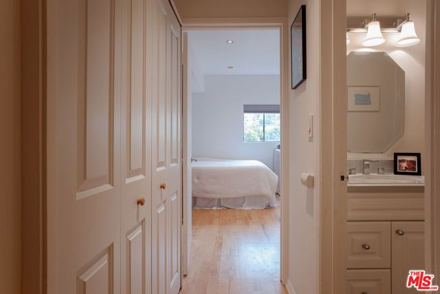 832 Palm Avenue 206, West Hollywood, CA 90069