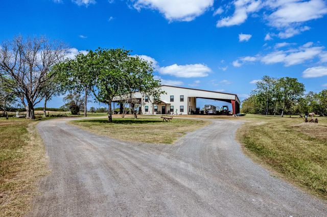 4200 Fm 2546, El Campo, TX 77437