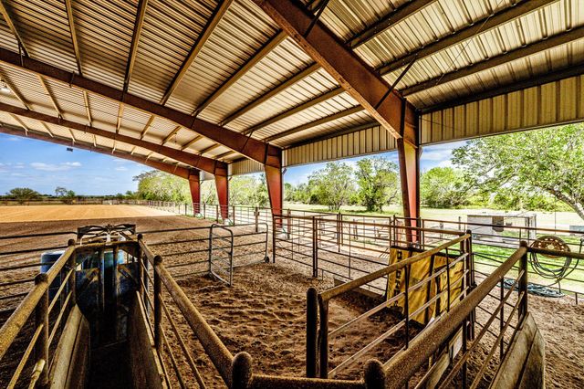 4200 Fm 2546, El Campo, TX 77437