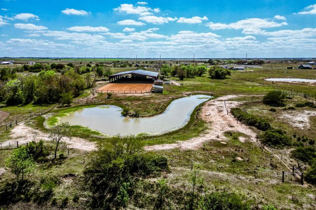 4200 Fm 2546, El Campo, TX 77437