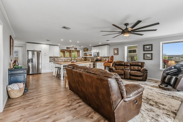 4200 Fm 2546, El Campo, TX 77437