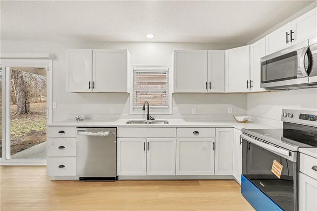 504 S Hunter Street, Independence, MO 64050