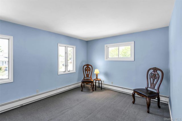 35 Peachtree Lane, Hicksville, NY 11801