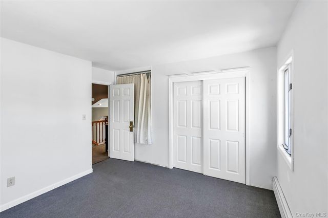 35 Peachtree Lane, Hicksville, NY 11801