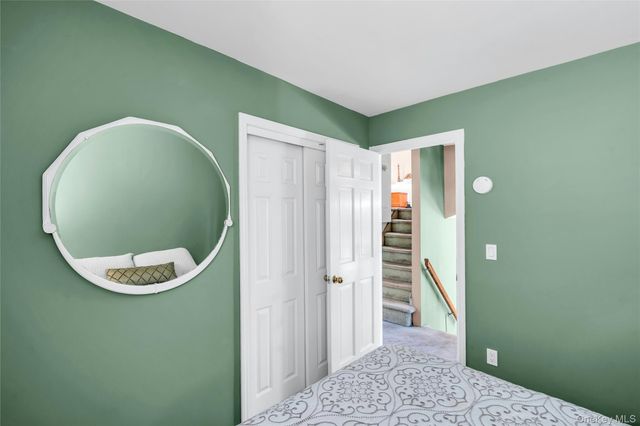 35 Peachtree Lane, Hicksville, NY 11801