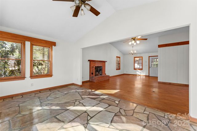550 Kinross Drive, Flat Rock, NC 28731
