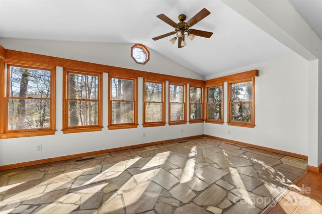 550 Kinross Drive, Flat Rock, NC 28731