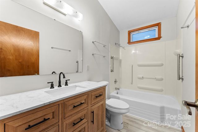 550 Kinross Drive, Flat Rock, NC 28731
