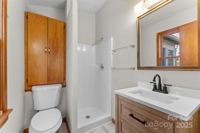 550 Kinross Drive, Flat Rock, NC 28731