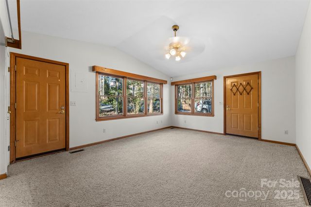 550 Kinross Drive, Flat Rock, NC 28731