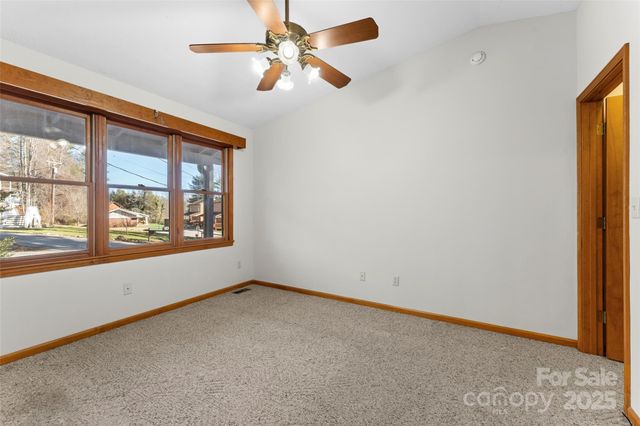 550 Kinross Drive, Flat Rock, NC 28731