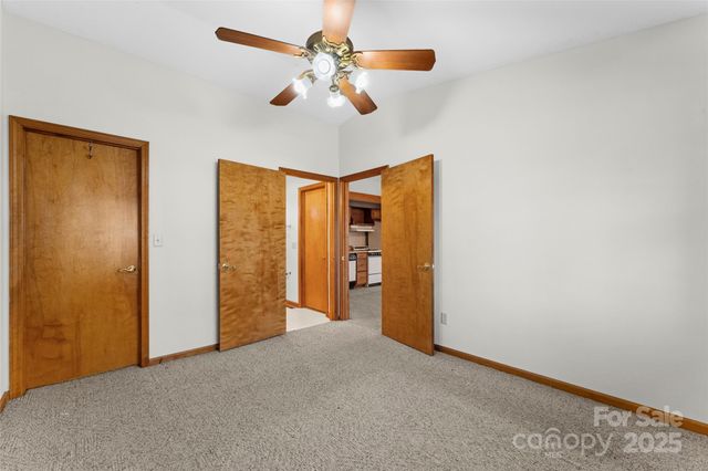 550 Kinross Drive, Flat Rock, NC 28731
