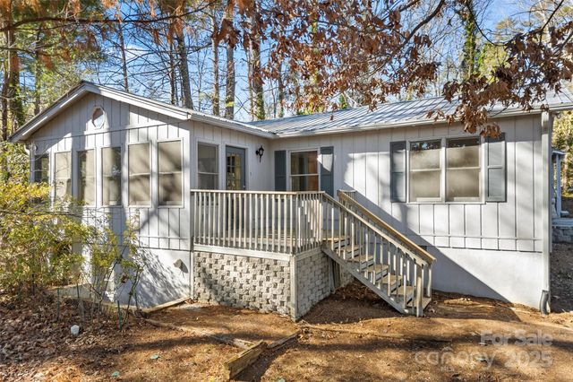 550 Kinross Drive, Flat Rock, NC 28731