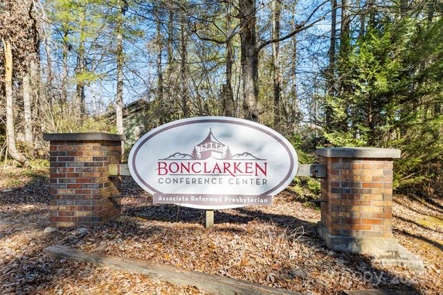 550 Kinross Drive, Flat Rock, NC 28731