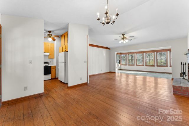 550 Kinross Drive, Flat Rock, NC 28731