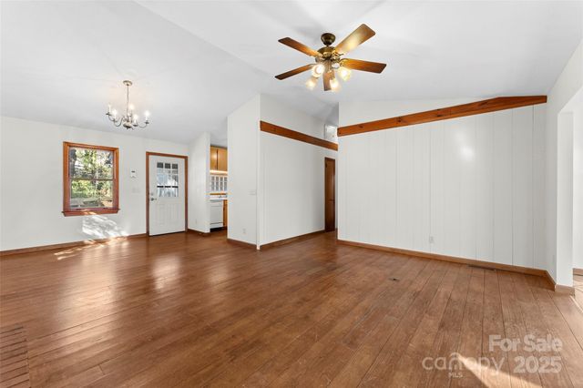 550 Kinross Drive, Flat Rock, NC 28731