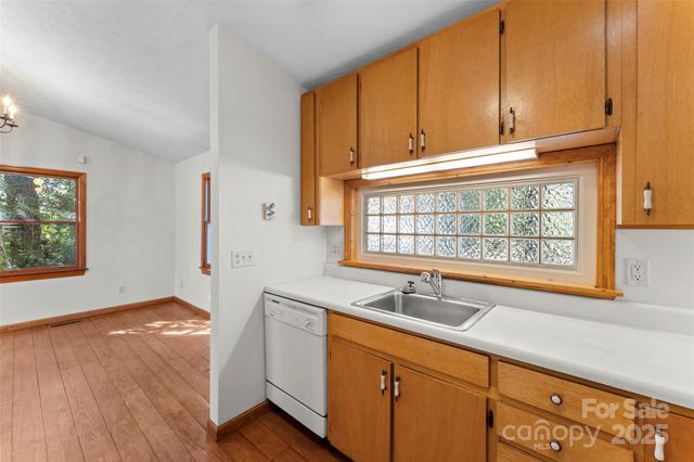 550 Kinross Drive, Flat Rock, NC 28731