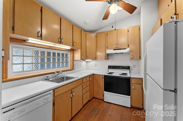 550 Kinross Drive, Flat Rock, NC 28731