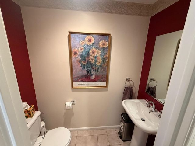 184 Bishops Forest Dr 184, Waltham, MA 02452