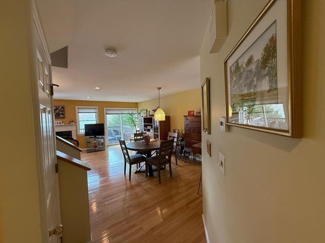 184 Bishops Forest Dr 184, Waltham, MA 02452