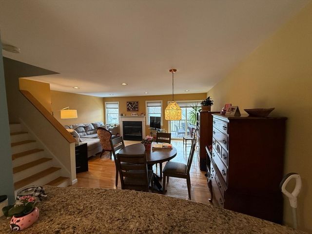 184 Bishops Forest Dr 184, Waltham, MA 02452