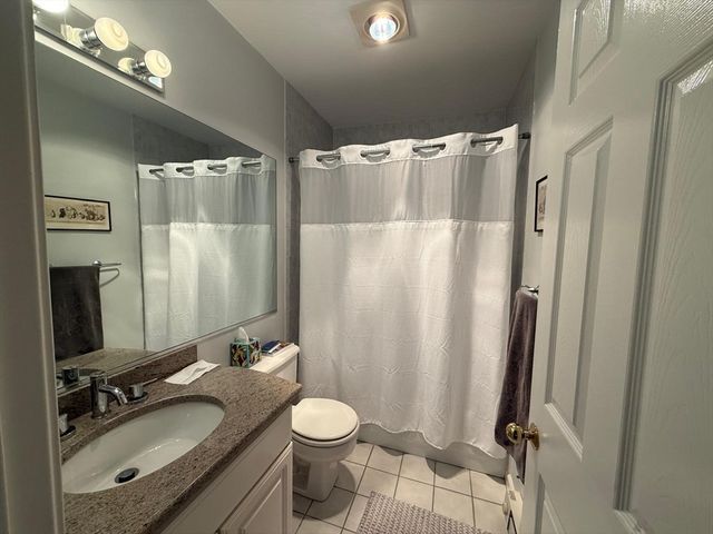 184 Bishops Forest Dr 184, Waltham, MA 02452