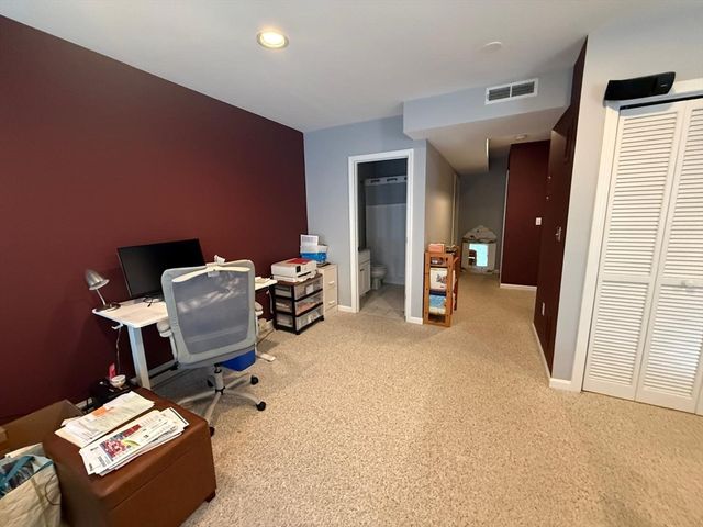 184 Bishops Forest Dr 184, Waltham, MA 02452