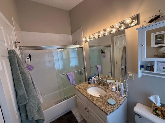 184 Bishops Forest Dr 184, Waltham, MA 02452