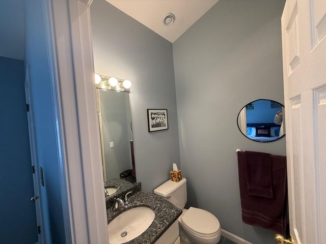 184 Bishops Forest Dr 184, Waltham, MA 02452