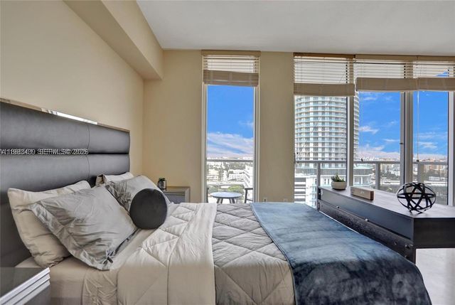 185 SW 7th St 1600, Miami, FL 33130