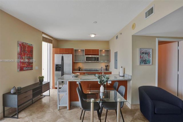 185 SW 7th St 1600, Miami, FL 33130