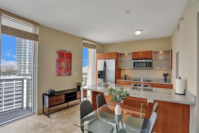 185 SW 7th St 1600, Miami, FL 33130