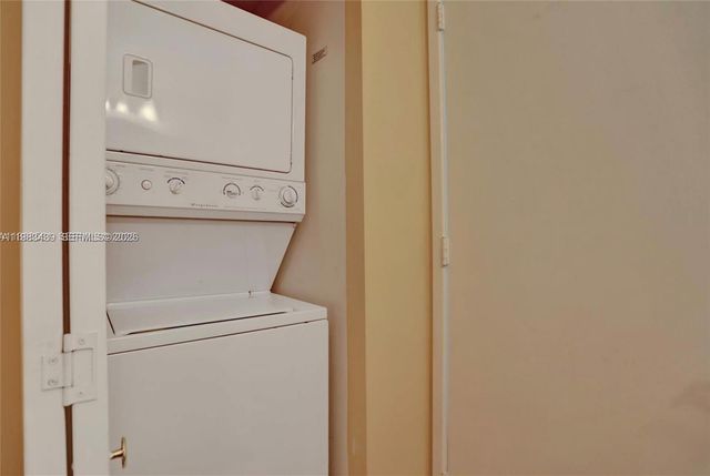 185 SW 7th St 1600, Miami, FL 33130