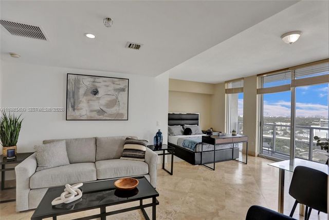 185 SW 7th St 1600, Miami, FL 33130